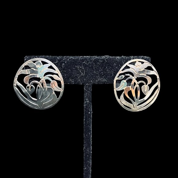 Unbranded Jewelry - Large Floral Silver Tone Pierced Earrings (4833)